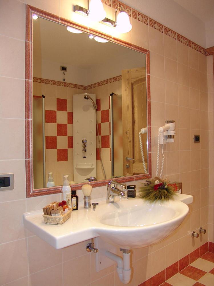 Jolly B&B - Affittacamere Dimaro Extérieur photo